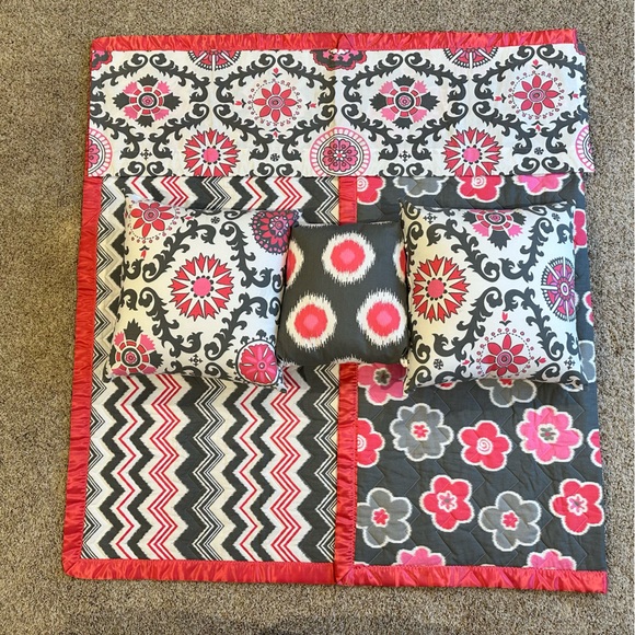 Reversible quilt valance and 3 pillows. Handmade ordered from Etsy.